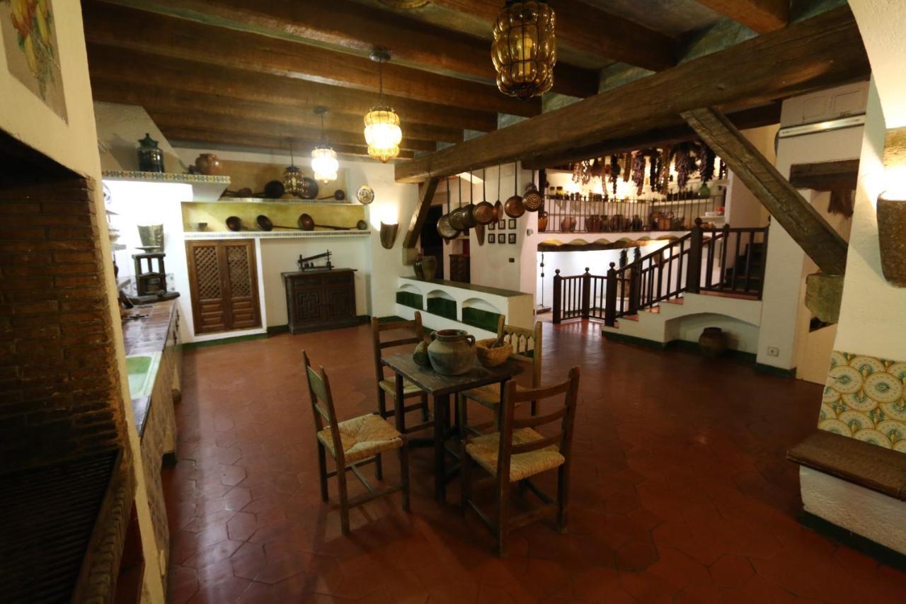 Hostal del Senglar Espluga de Francolí Exterior foto